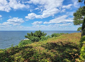 new-york/long-island/attraction/old-field-point-lighthouse