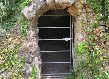 montenegro/prokletije-national-park/attraction/pecina-magara