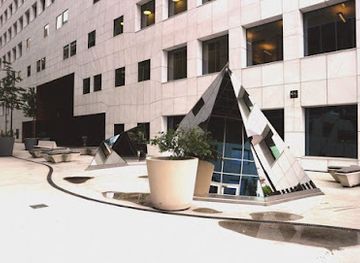 norway/akershus/attraction/speil-skulptur