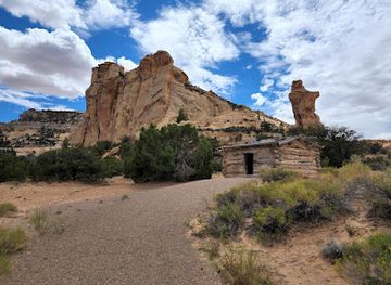 utah/san-rafael-swell/attraction/swasey-cabin