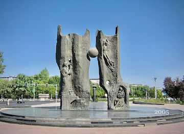 uzbekistan/tashkent-region/attraction/cosmonaut-monument
