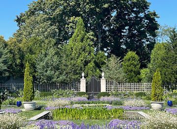 rhode-island/newport-county/attraction/blue-garden