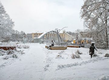 estonia/tartu-county/attraction/lydia-koidula-ja-johann-voldemar-jannseni-malestusvaljak
