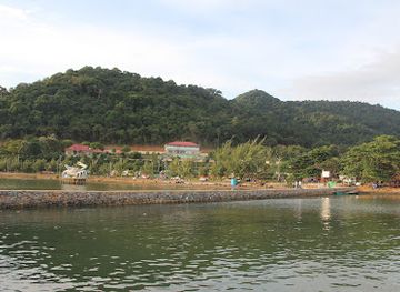 cambodia/kampong-speu/attraction/krung-kep-blue-swimmer-crab-statue
