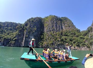 vietnam/ha-long-bay/attraction/relic-scenic-yen-tu