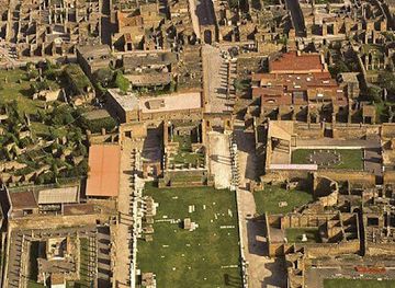 italy/pompeii/attraction/house-of-moralista