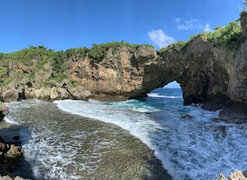philippines/eastern-visayas/attraction/ginduyanan-cove