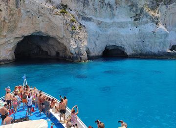 greece/zakynthos/attraction/agalas-caves