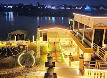 iraq/baghdad/al-kadhimiya/attraction/banks-of-the-tigris-from-al-kadhimiya