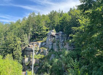 poland/karkonosze-mountains/attraction/dziurawa-skala