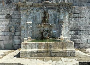 portugal/guimaraes/attraction/chafariz-do-pelicano