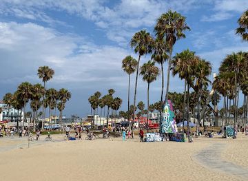 california/venice-beach/attraction/windward-plaza