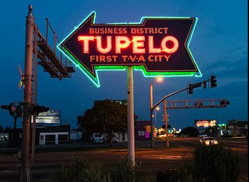 mississippi/tombigbee-national-forest/attraction/tupelo-business-district-arrow-sign