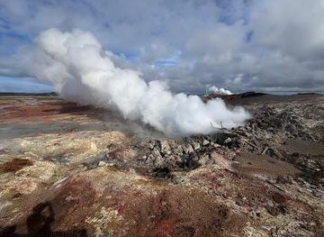 iceland/grindavik/attraction/gunnuhver-hot-springs