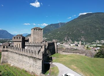 switzerland/ticino/attraction/castles-of-bellinzona