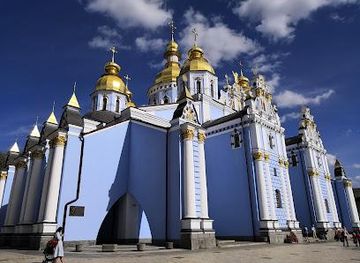 ukraine/kyiv/attraction/st-michael-s-golden-domed-monastery