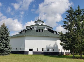 michigan/the-thumb/attraction/thumb-octagon-barn-agricultural-museum