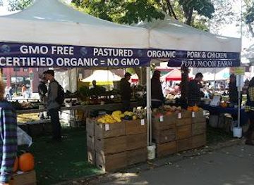 vermont/camel-s-hump-state-park/attraction/burlington-farmers-market