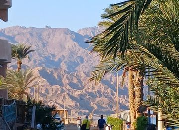 egypt/dahab/attraction/gold-beach