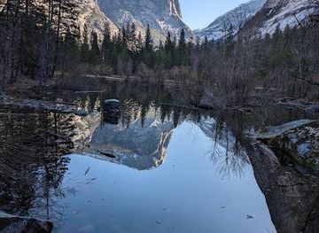 california/yosemite-village/attraction/mirror-lake-trail