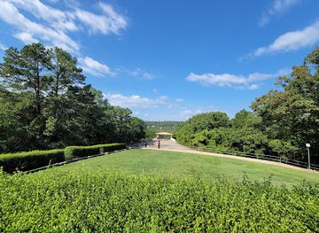 arkansas/ozark-mountains/attraction/christ-of-the-ozarks