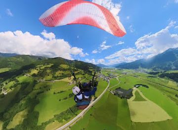 austria/hohe-tauern/attraction/vip-paragliding-kaprun-in-austria
