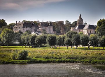 france/loire-valley/attraction/chateau-de-meung-sur-loire