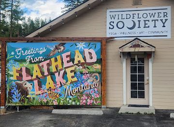 montana/flathead-lake/attraction/greetings-from-flathead-lake-mural
