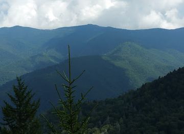 south-carolina/blue-ridge-mountains/attraction/walker-knob-overlook