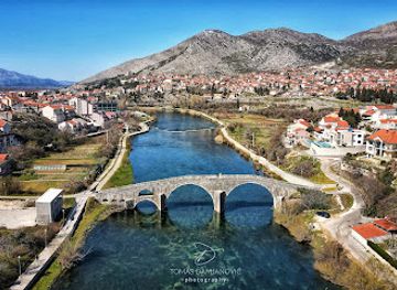 bosnia-and-herzegovina/trebinje/attraction/arslanagic-bridge