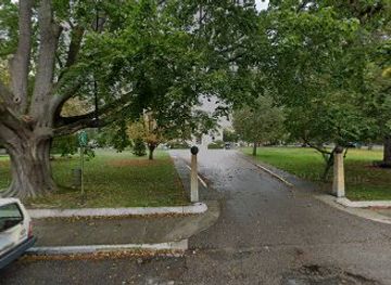 rhode-island/napatree-point-conservation-area/attraction/wadawanuck-square