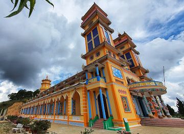 vietnam/da-lat/attraction/cao-dai-temple-of-da-lat