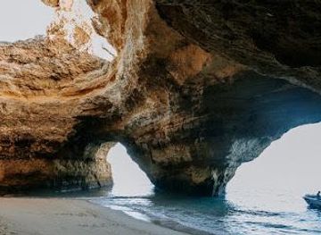 portugal/faro/attraction/tridente-boat-trips