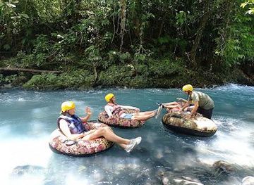 costa-rica/monteverde/attraction/rio-celeste-by-chris-tours