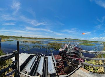 florida/lake-okeechobee/attraction/eagle-bay-airboat-rides
