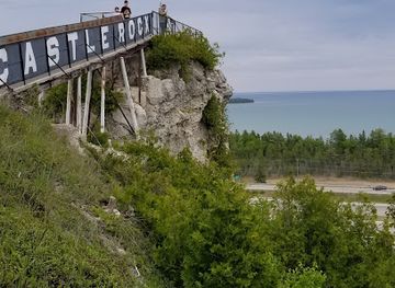 michigan/mackinac-island/attraction/castle-rock