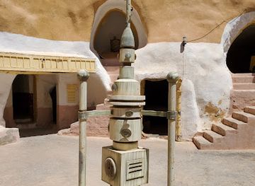 tunisia/matmata/attraction/dom-ouena-larsa-dyadya-lyuka-skayuokera