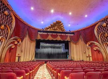 california/bakersfield/attraction/the-historic-bakersfield-fox-theater