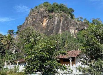 sri-lanka/matara/attraction/mulgirigala-raja-maha-viharaya