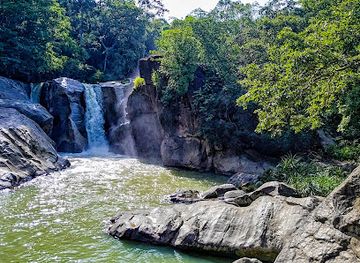 sri-lanka/moneragala-district/attraction/pareiyan-ella-falls