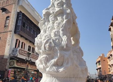 india/amritsar/golden-temple-complex/attraction/sculpture-in-honour-of-the-martyrs-of-jallianwala-bagh