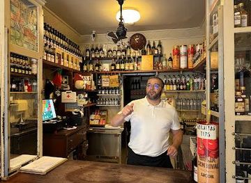 portugal/cascais/attraction/ginjinha-sem-rival