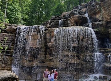 missouri/table-rock-lake/attraction/talking-rocks-cavern