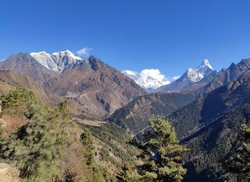 nepal/everest-base-camp/attraction/everest-trekking