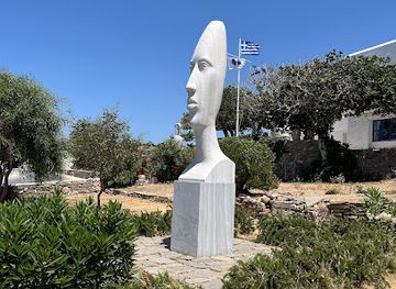 greece/cyclades/attraction/cycladic-idol