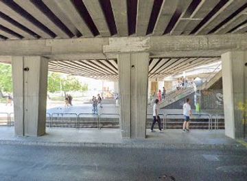 hungary/central-hungary/attraction/mesterseges-cseppkovek-a-hid-alatt