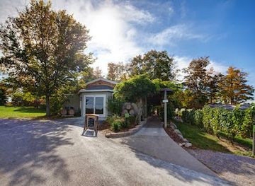 michigan/traverse-city/attraction/bowers-harbor-vineyards