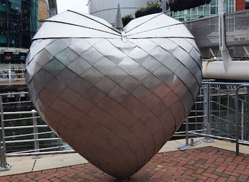 united-kingdom/berkshire/attraction/the-armoured-heart-sculpture
