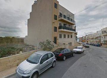 malta/marsaxlokk-fishing-village/attraction/path-to-marsaxlokk