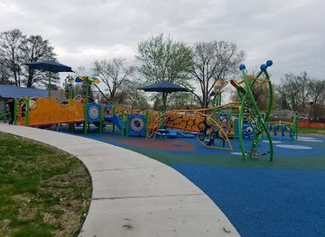 illinois/oak-lawn/attraction/columbus-manor-park